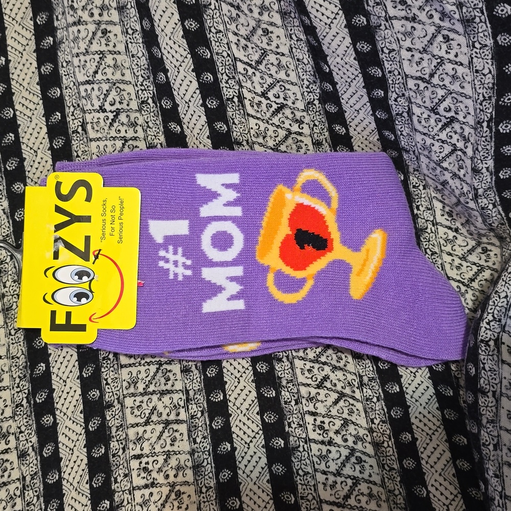 NWT Foozy's #1 Mom Socks